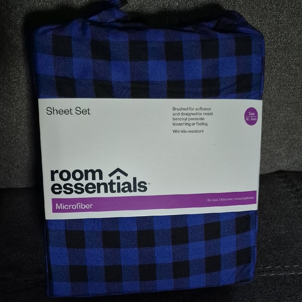 Room Essentials Microfiber Sheet Set in Blue and Black